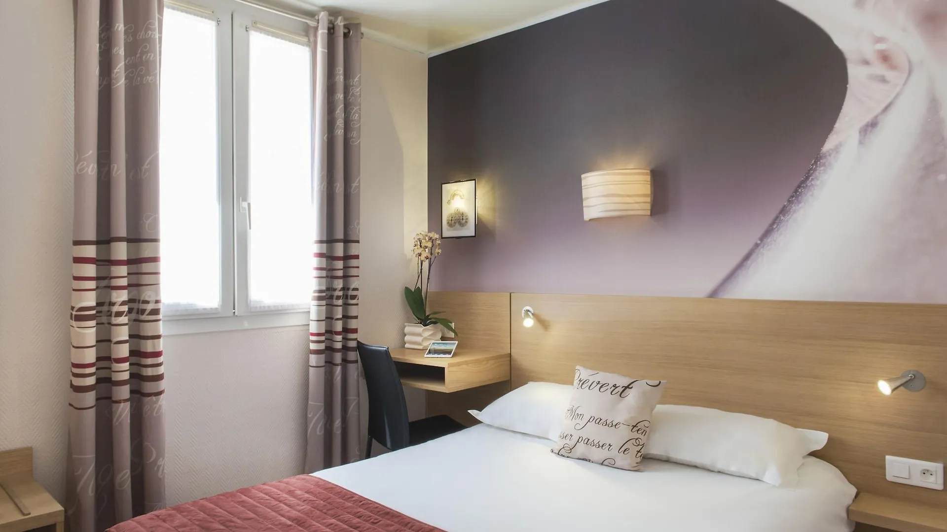 Hotel Ariane Montparnasse By Patrick Hayat Paris